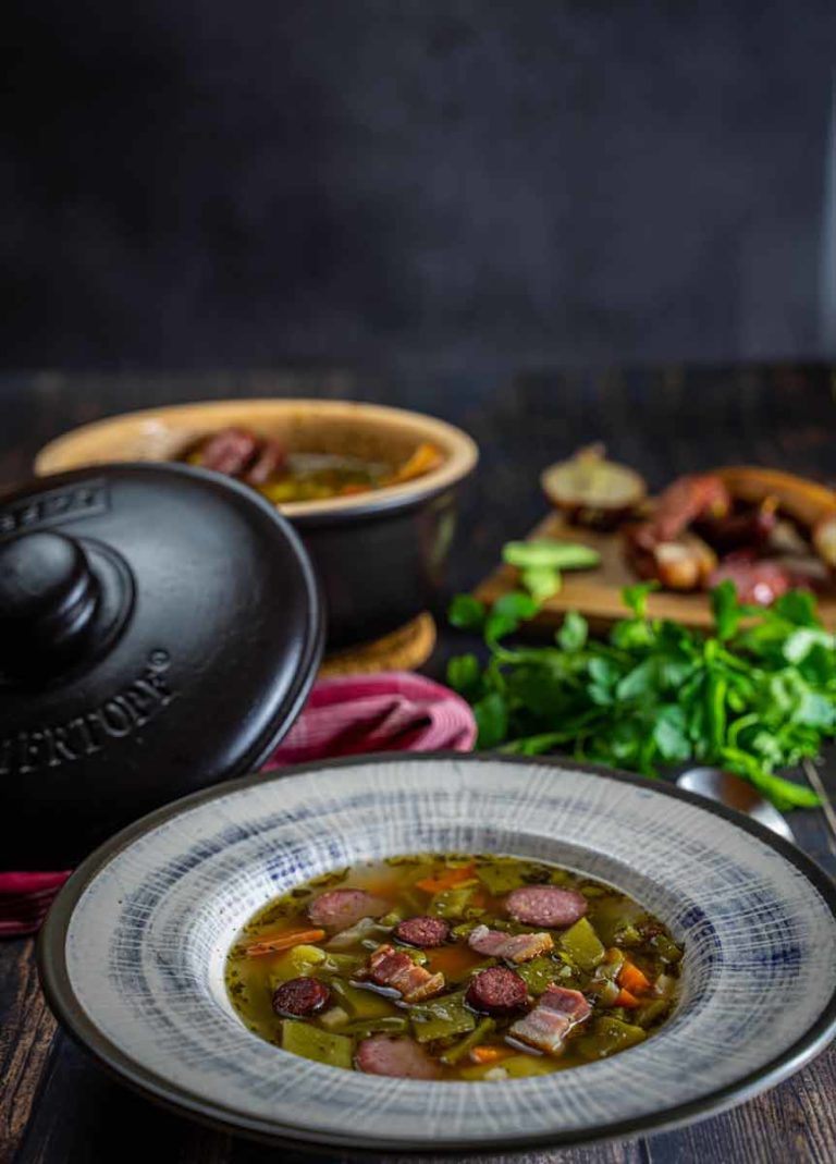 Bohnensuppe aus dem Römertopf